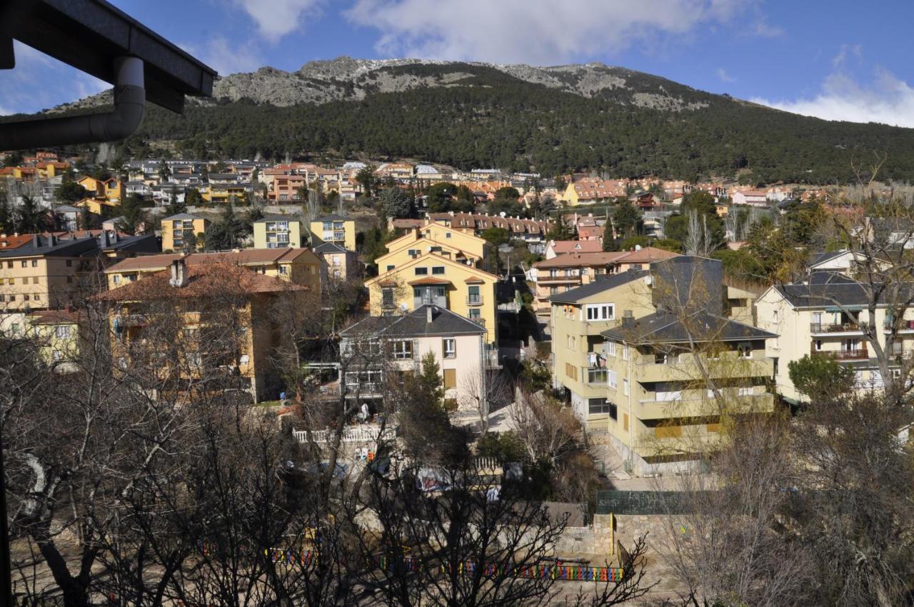 Hotel Tres Arcos San Lorenzo de El Escorial Bilik gambar